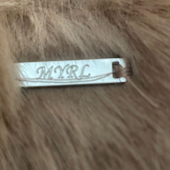 Mayoral Girl Faux Fur Girl’s Vest Sz T5 - Picture 6 of 10